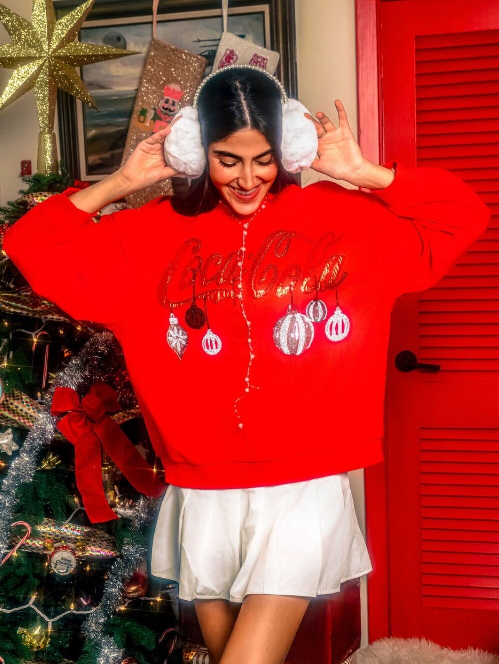 Queen Of SPARKLES Coca-Cola Bright Red ornament Sweatshirt LARGE